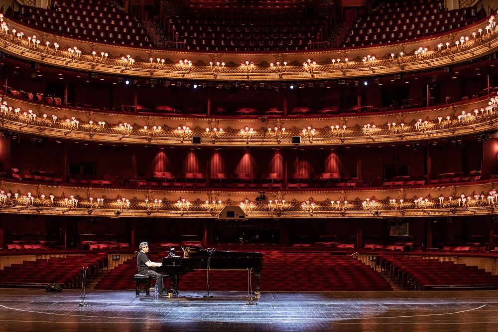 Live from Covent Garden 1, Royal Opera and Ballet online review - small